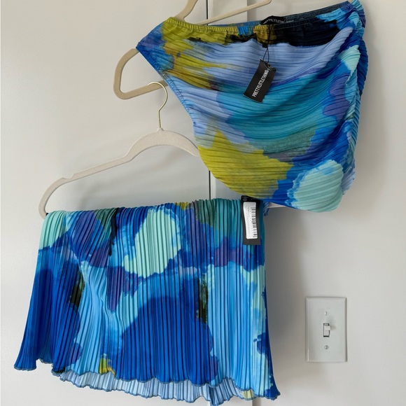 Pretty Little Thing Two piece set - Picture 2 of 4